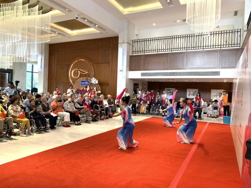 Mid-Autumn Festival at Orpea China, image 3 of 4