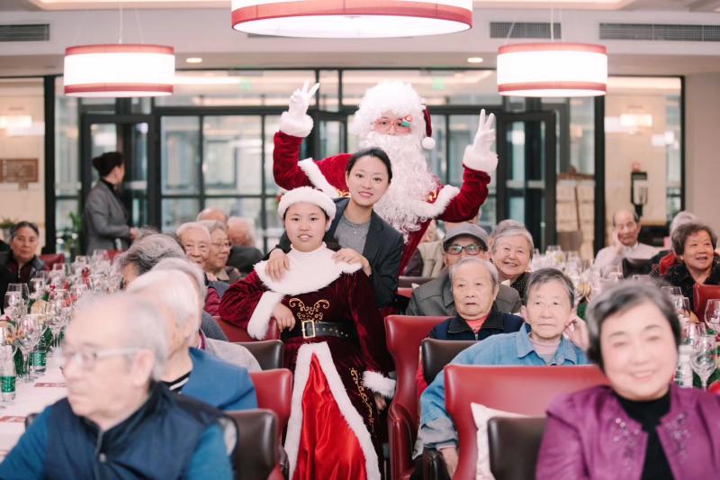 Celebrating Christmas in China, image 1 of 4