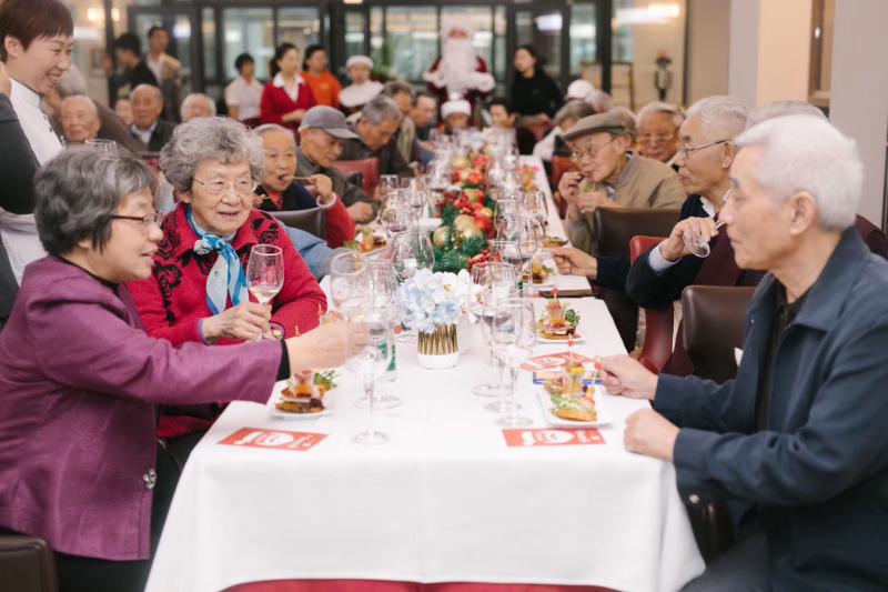 Celebrating Christmas in China, image 2 of 4