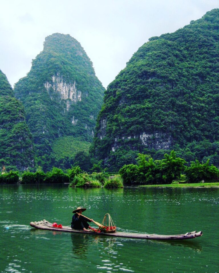 Along the Li river between Guilin and Yangshuo, Guangxi, southwest China