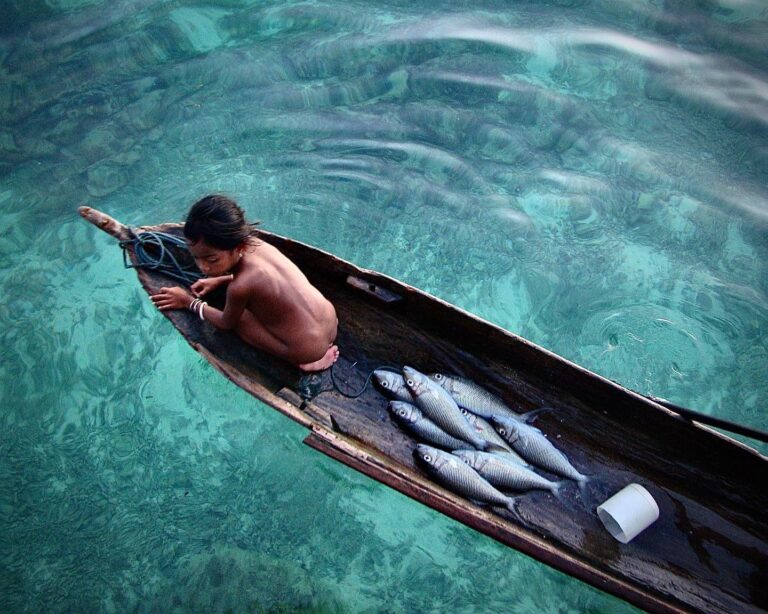 Bajau ("Sea Gypsies") kids, near Mabul Island, in the Celebes Sea, Malaysia, image 1