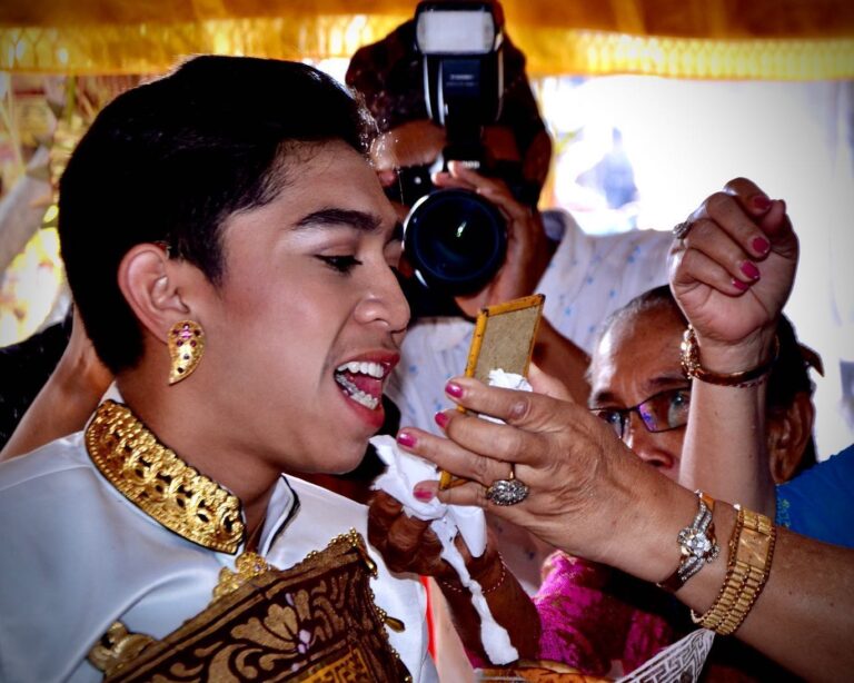 Checking if the priest did a good job, image 1