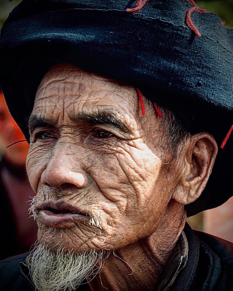 Hani man from the Honghe prefecture, bordering Vietnam, one of my favourite places in Yunnan, image 1