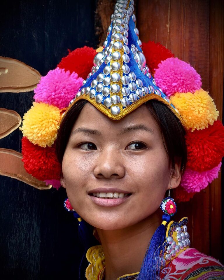 Beautiful, Colourful, Bright and Happy, like this young woman!