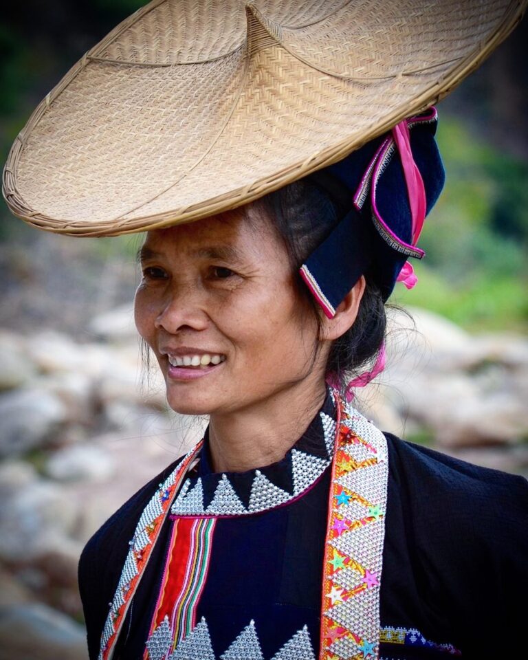 Woman from the "flower-waisted" Dai ethnic minority