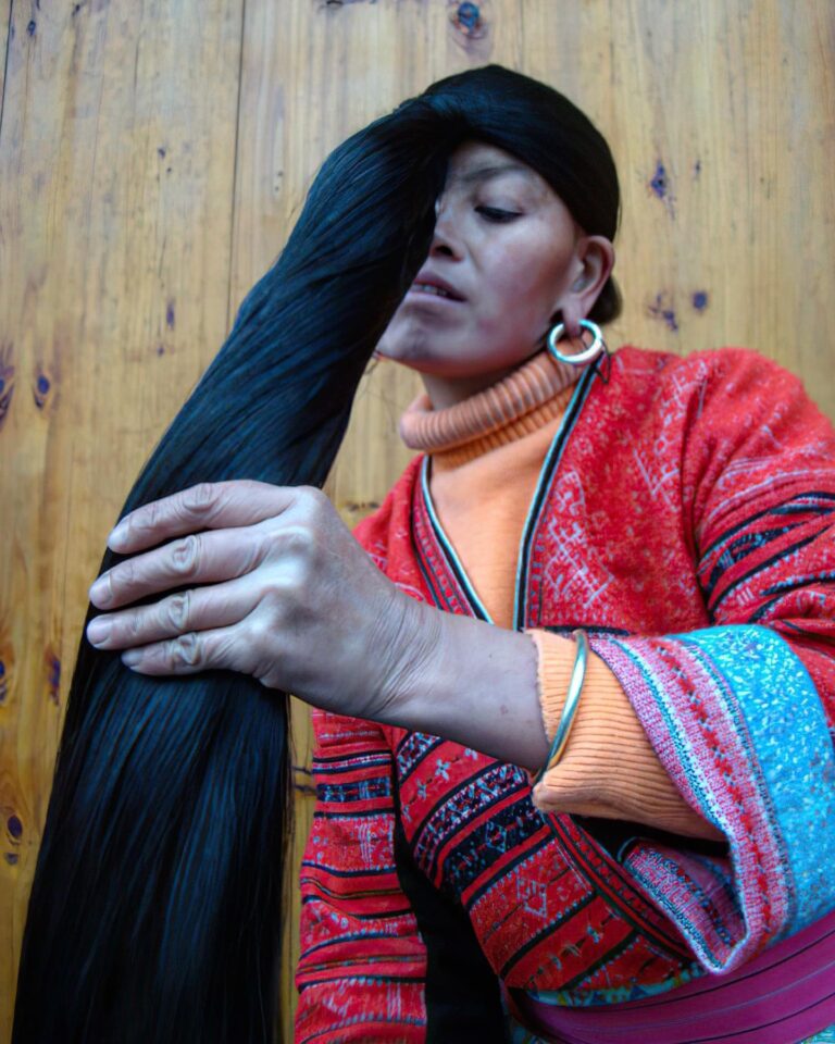 Woman from another branch of the Yao ethnic minority, from Guangxi province, image 1