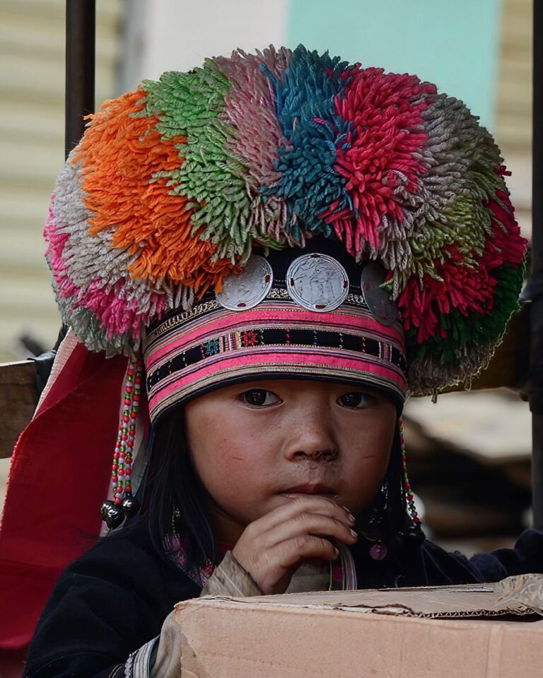 Young girl from the “Indigo” branch of the Yao ethnic minority, image 1