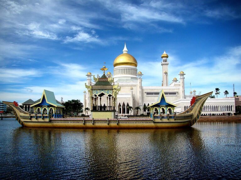 One of the symbols of Brunei: The Omar Ali Saifuddien Mosque, in Bandar Seri Begawan, with its beautiful…