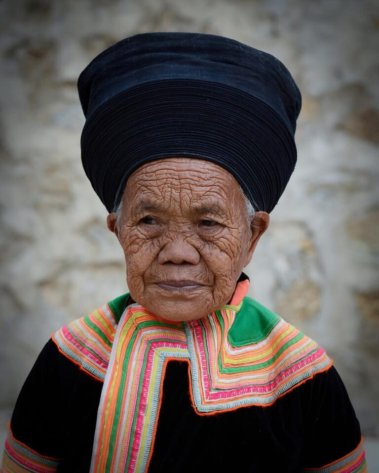 Woman from the Miao ethnic minority, from Laomeng, a few kilometres away from Vietnam, image 1