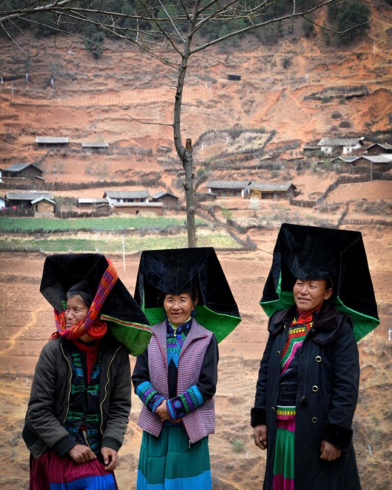 Black Yi women from Lijiang, near Lugu Lake at the border between the Yunnan and Sichuan provinces